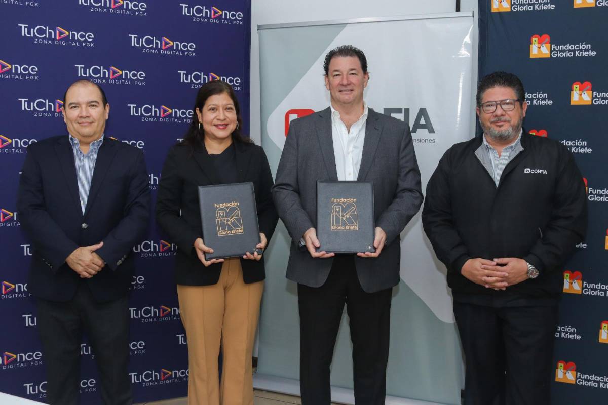 Impulsan empleabilidad juvenil en El Salvador con la inteligencia artificial
