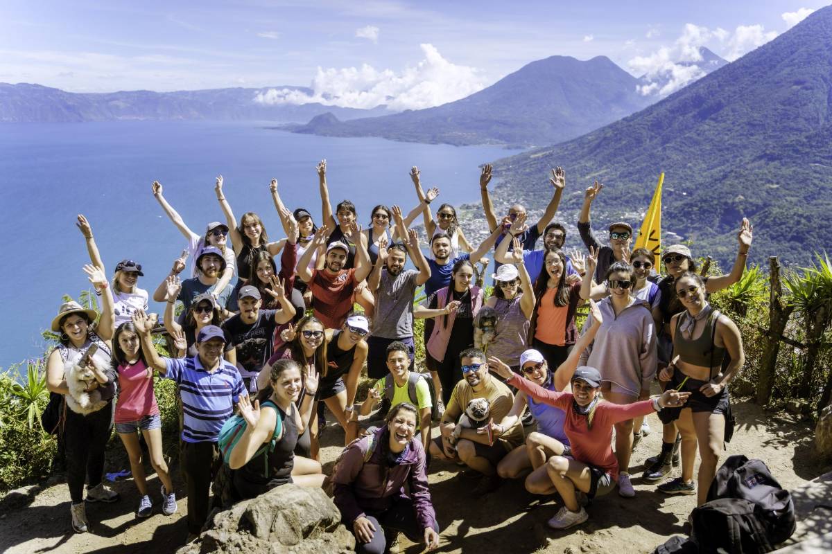 Jóvenes guatemaltecos impulsan el turismo nacional