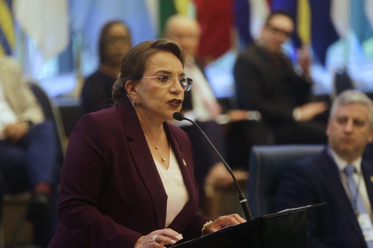 Presidenta Xiomara Castro lanza advertencia a Donald Trump si este hace deportaciones masivas