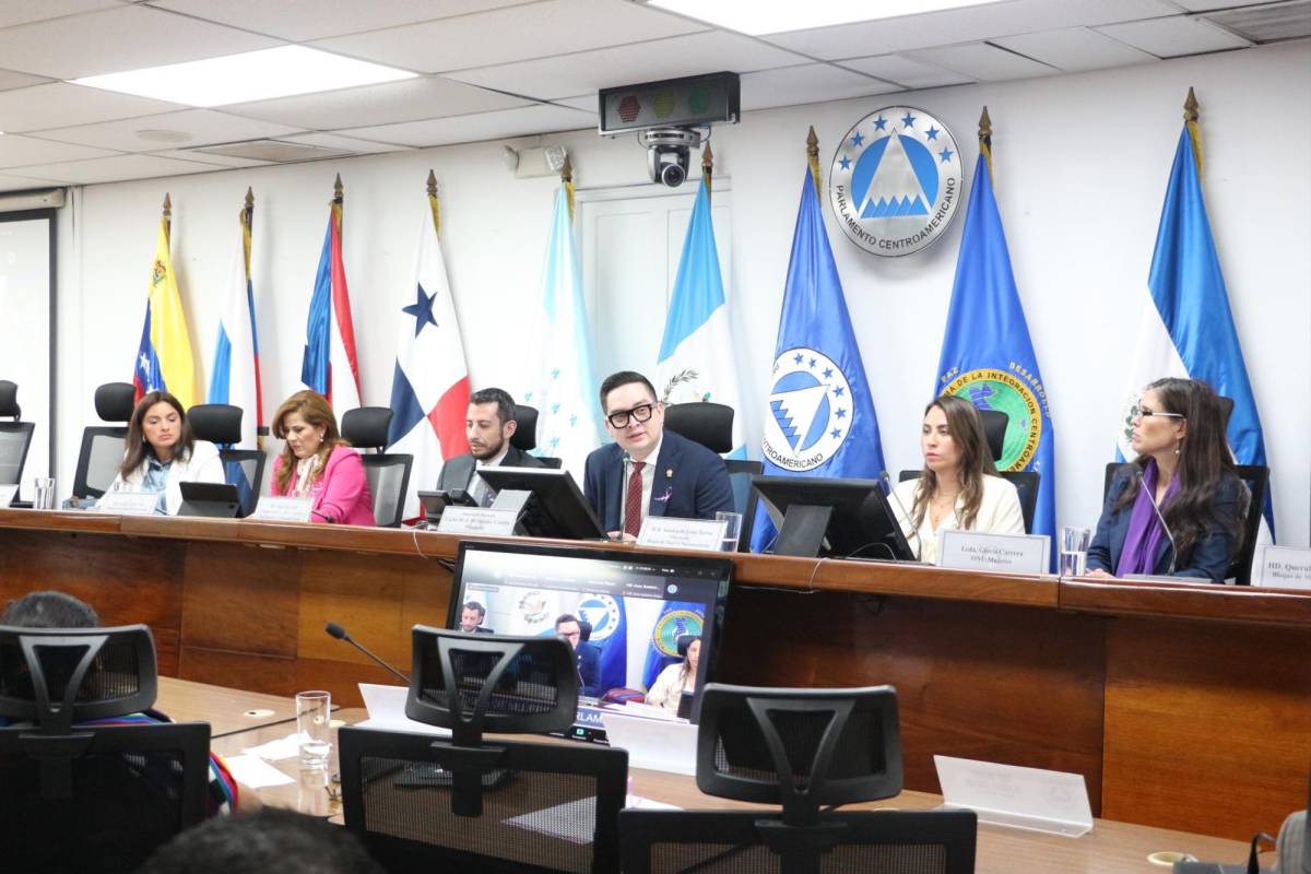 El Salvador aprueba reforma constitucional para abandonar el Parlacen