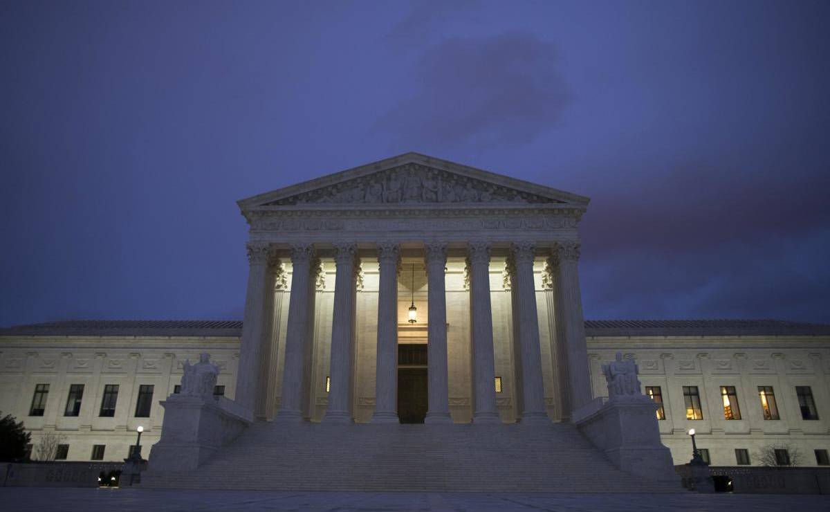 <i>Fotografía de archivo de una vista general del frontispicio del edificio sede del Tribunal Supremo estadounidense, en Washington DC (EE.UU.). EFE/Michael Reynolds</i>