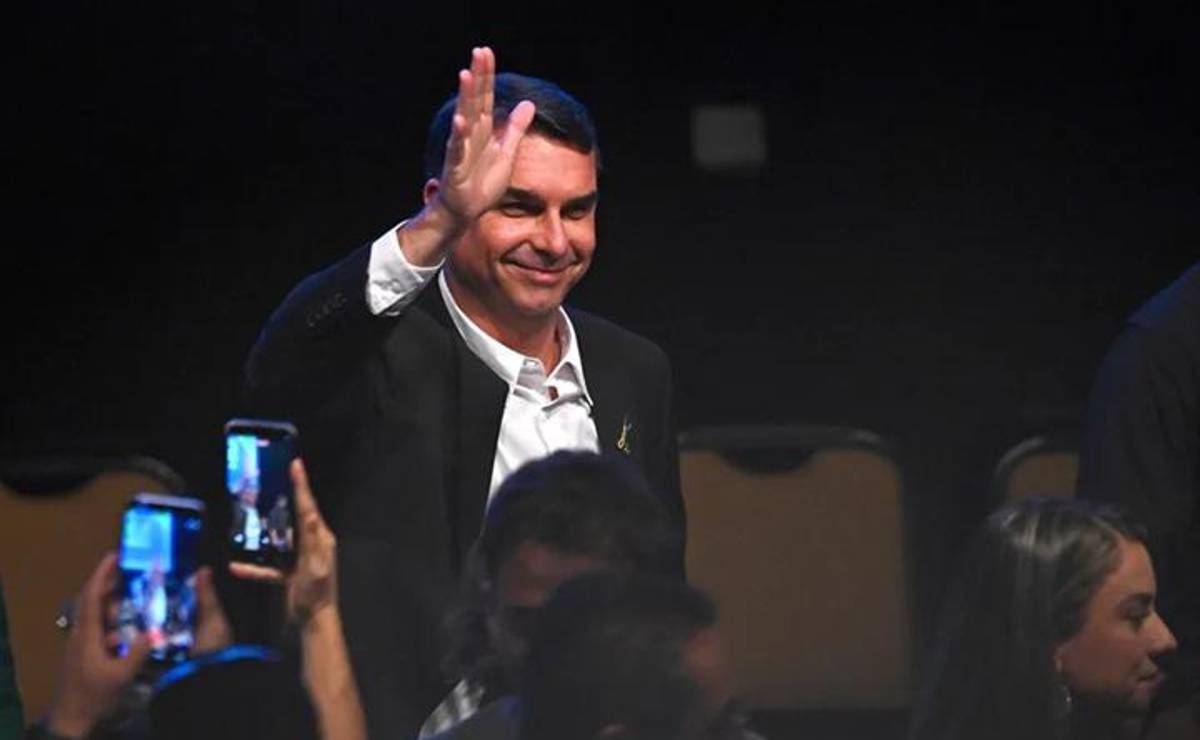 <i>Bolsonaro presentó un plan de gobierno centrado en combate al crimen organizado, una reforma del Poder Judicial, el reajuste del gasto público y una política exterior pragmática orientada hacia Estados Unidos, Argentina e Israel. (Foto: EFE)</i>