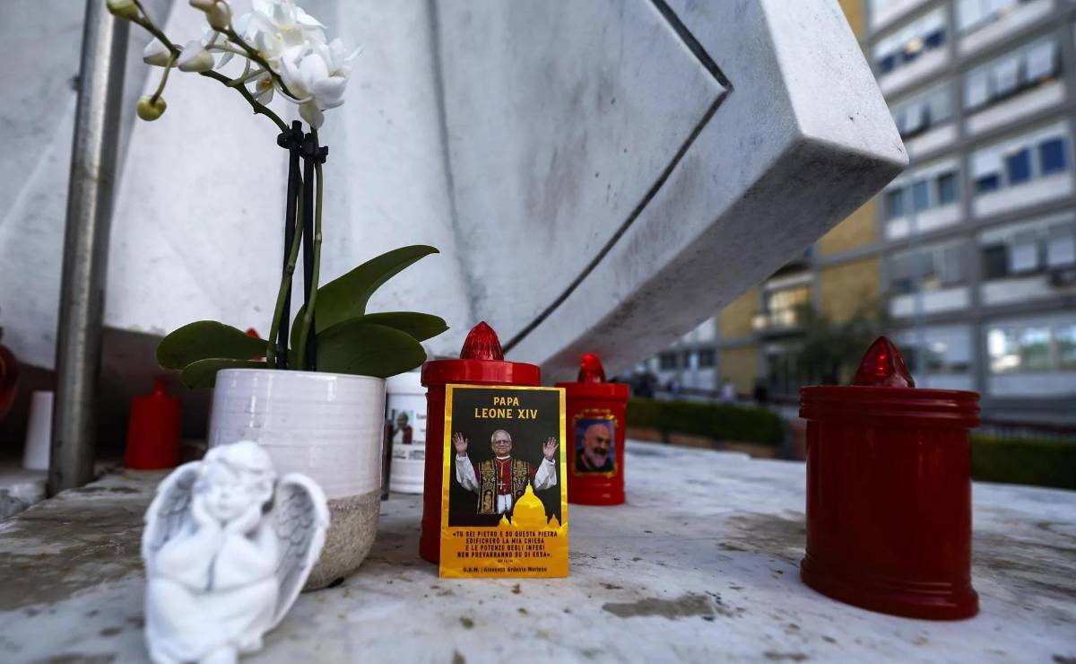 <i>Mientras se repone de la operación a un pulmón, el Papa pidió a Putin una tregua humanitaria que permita asistir y evacuar a civiles de la ciudad ucraniana de Oleshky. (Foto: EFE)</i>