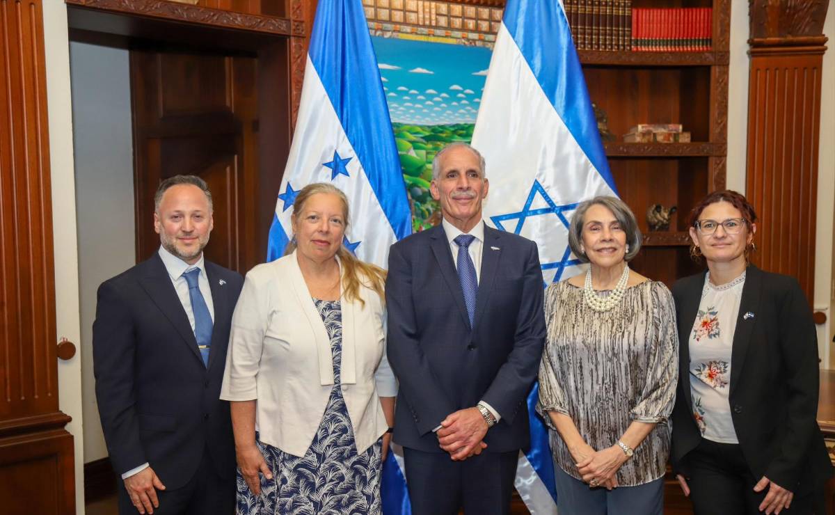 <i>Junto al Presidente Nasry Asfura y la Canciller Mireya Agüero, sostuvieron una reunión con la Directora General del Desarrollo del Estado de Israel para avanzar la cooperación entre Israel y Honduras. Foto de cortesía</i>