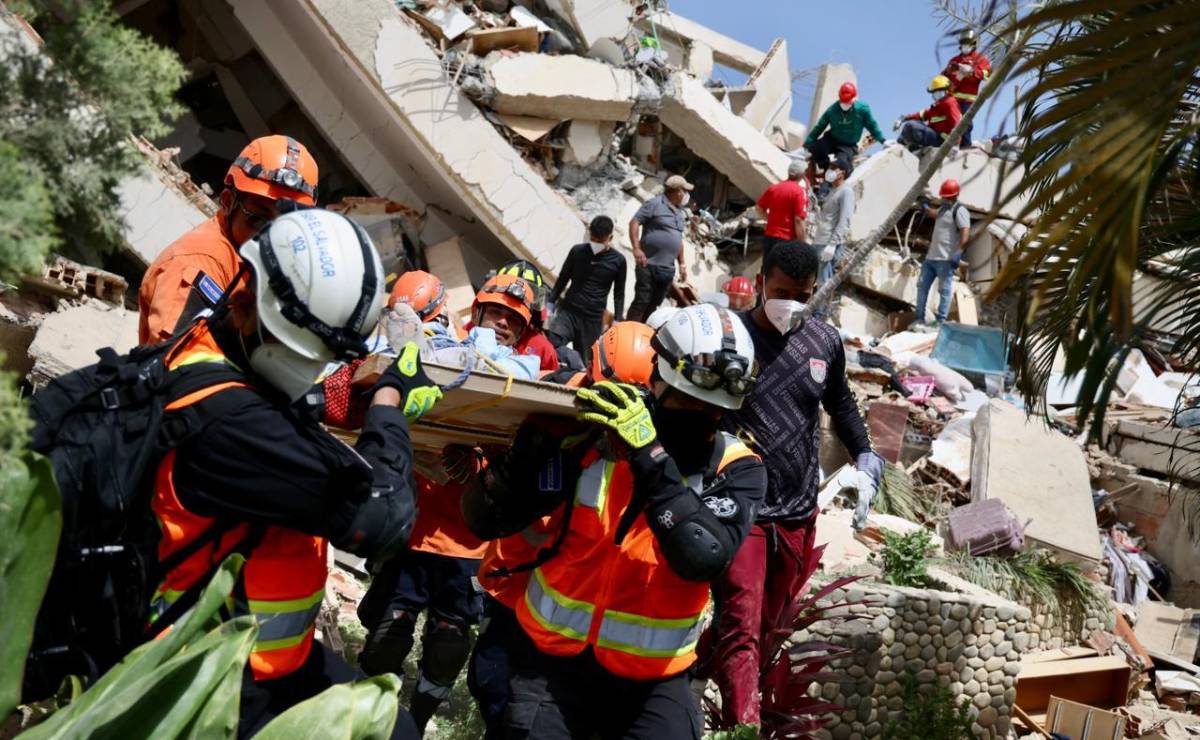 <i>Los equipos de búsqueda y rescate urbano de otros países desplegados ascienden ya a 30, sumando 1.600 efectivos y 100 perros para buscar víctimas entre los escombros. Foto de cortesía</i>