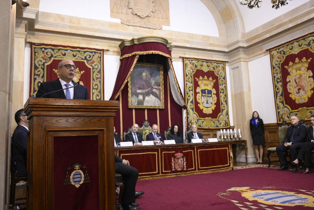 Camilo Atala recibe el Premio Iberoamericano ASICOM por su aporte empresarial y social