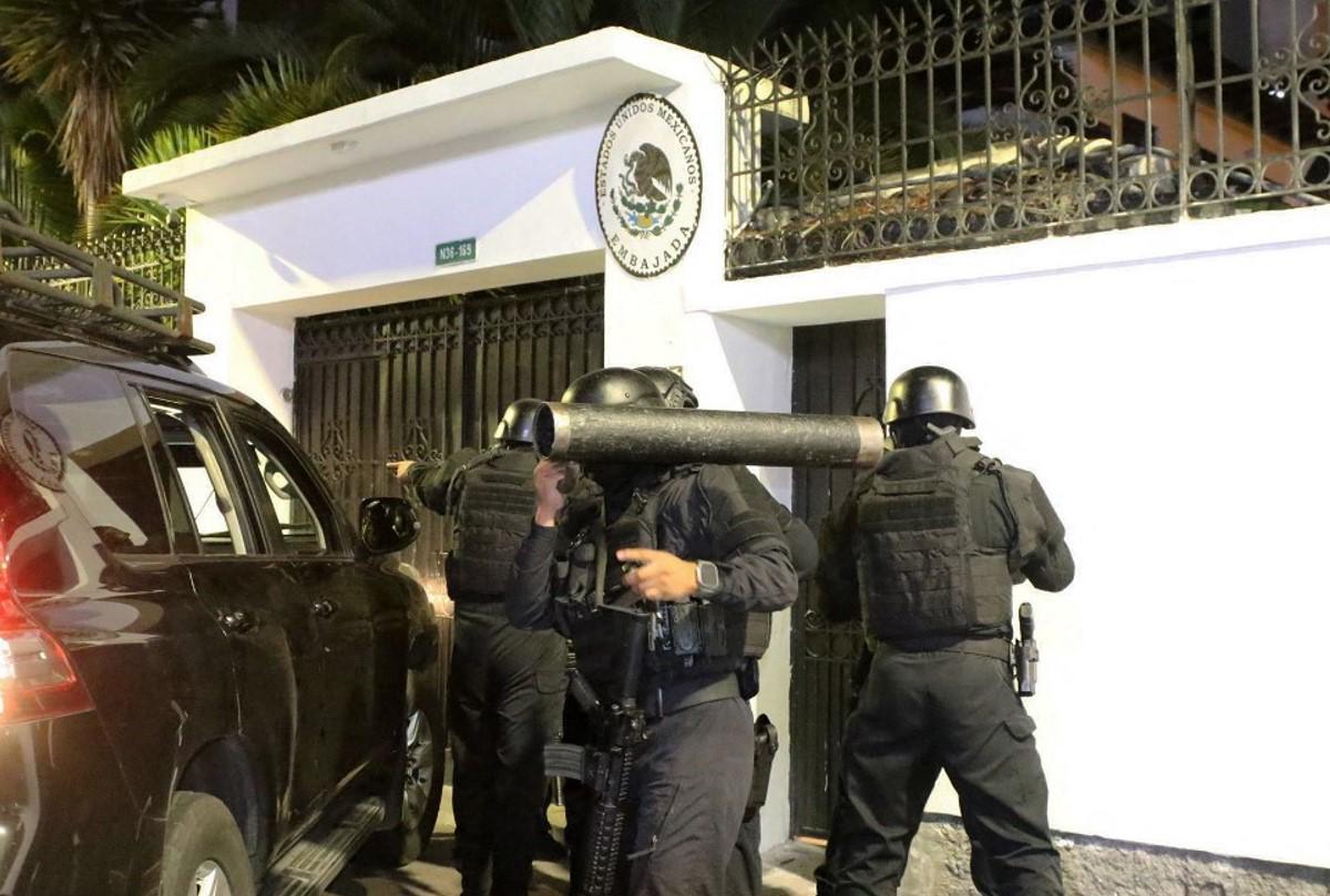 México rompe relaciones con Ecuador tras invasión de su embajada