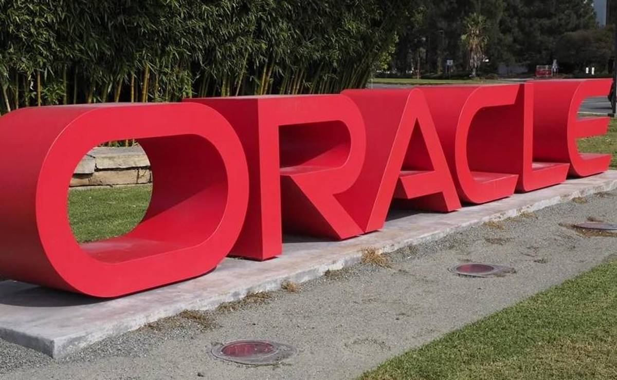 ● La carrera por la infraestructura de IA ya está reordenando el empleo en Big Tech (Foto: EFE)