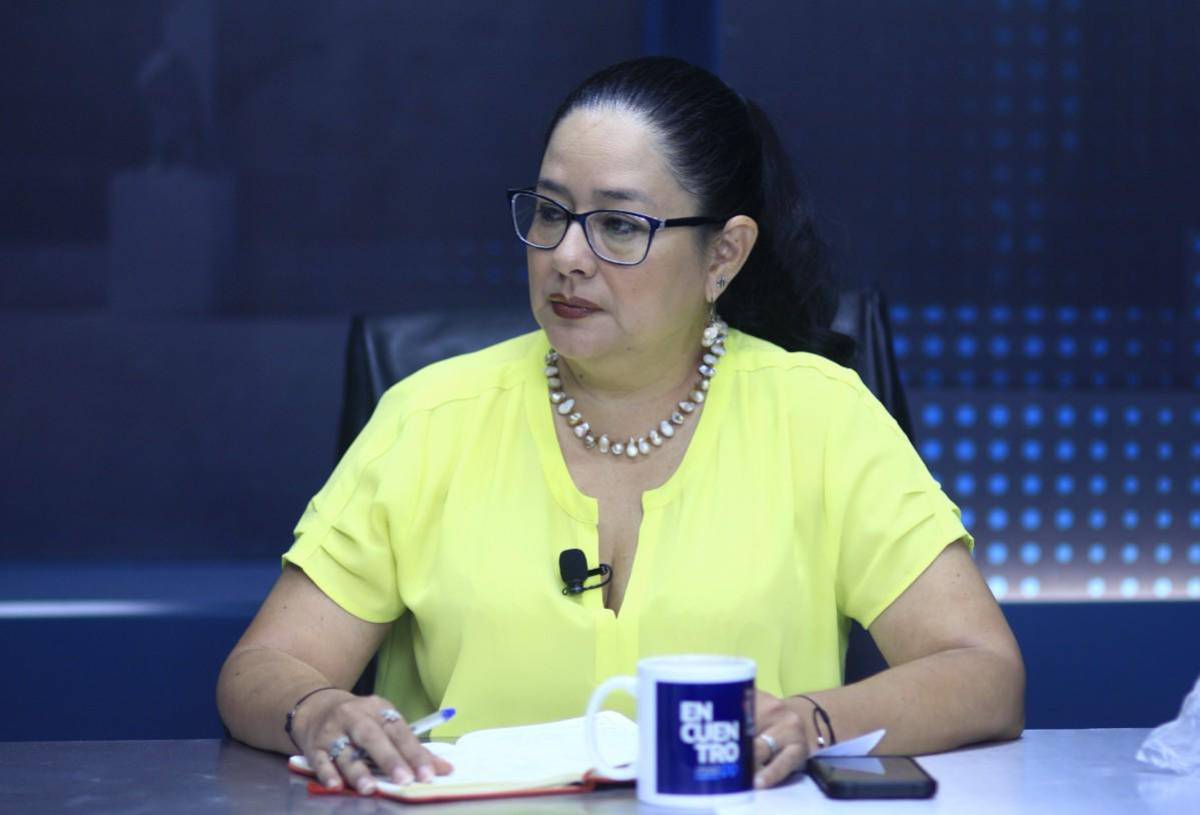 El Salvador: defensora de derechos humanos es detenida y acusada de peculado