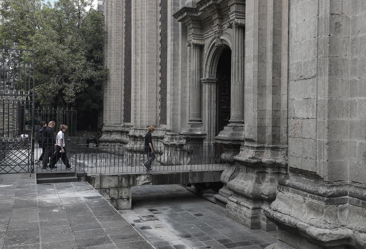Científicos: Ciudad de México se hunde entre 10 y 30 centímetros al año