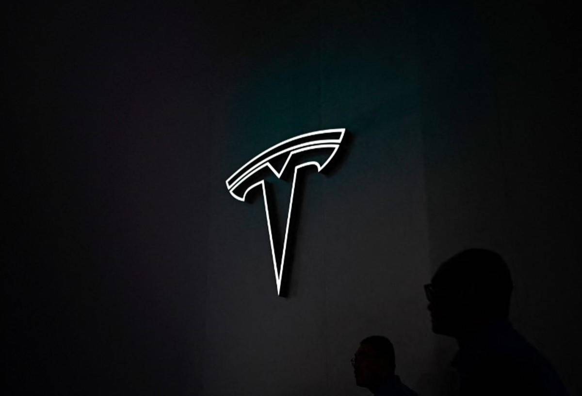 Tesla suspende producción en Alemania por problemas de transporte en el mar Rojo