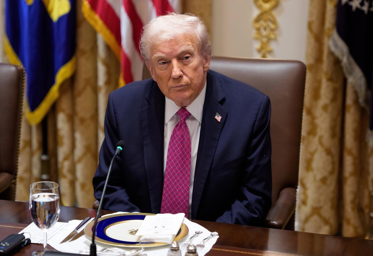 Trump dice que Maduro le ha ofrecido de todo porque no quiere meterse con EEUU