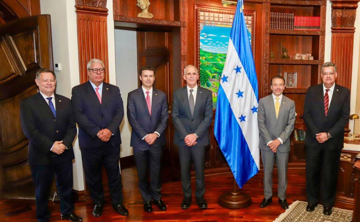 <i>Ejecutivos del conglomerado empresarial Grupo Castillo Hermanos sostuvo un encuentro con el presidente Nasry Asfura. Foto de cortesía</i>