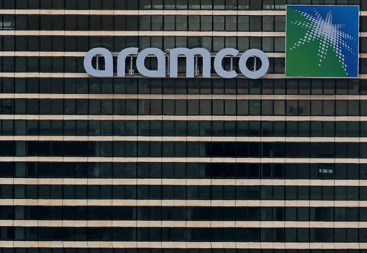 Beneficio de Aramco cayó un 14% por recorte de producción de crudo