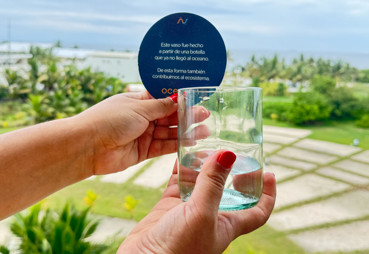 Reciclan más de 3.000 botellas de vidrio para uso en Guatemala