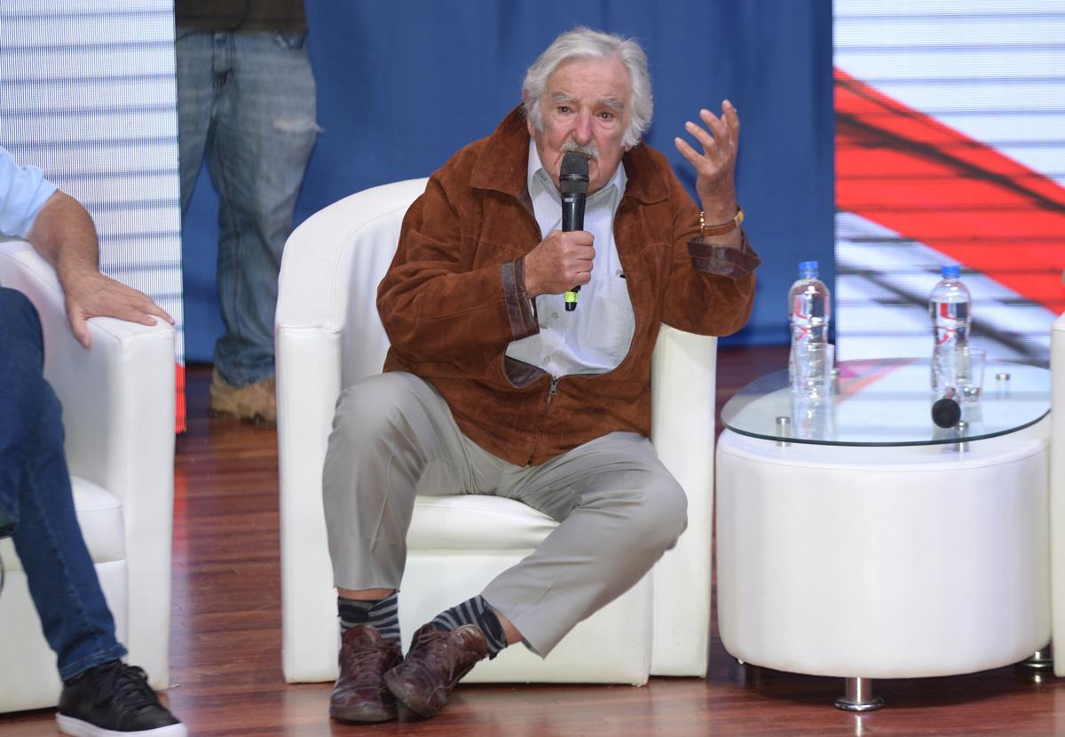Presidenta hondureña recuerda a Mujica como un gigante de la política y referente