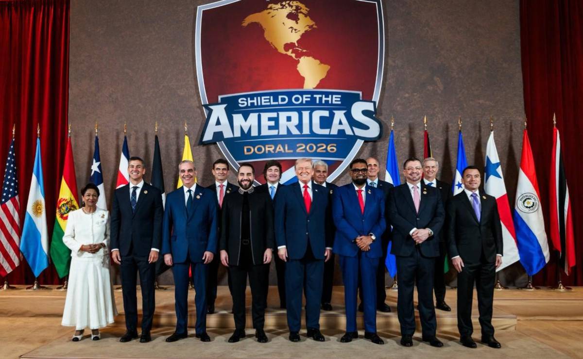 <i>Presidente de EEUU, Donald Trump, ante líderes de Latinoamérica en Cumbre Escudo de las Américas. FOTO CASA BLANCA / X</i>