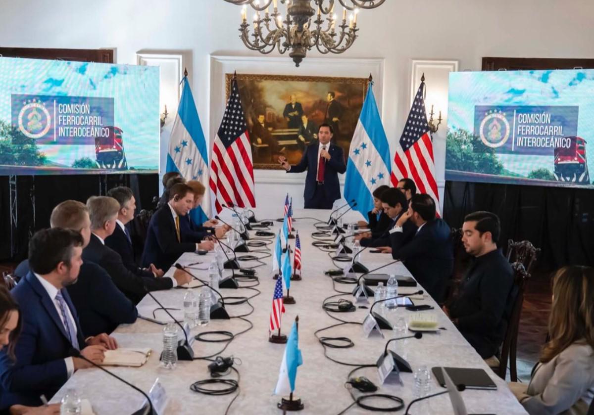 Honduras: presentan proyecto del tren interoceánico a comisión de EEUU