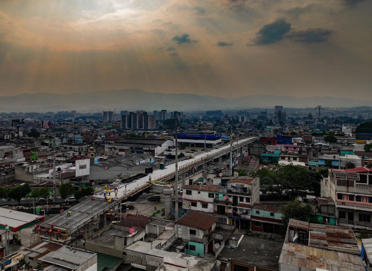 Guatemala avanza en la construcción de MetroRiel en la capital