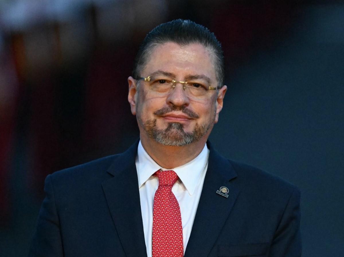 Costa Rica: investigan presunto caso de corrupción y presidente Chaves califica de circo los allanamientos
