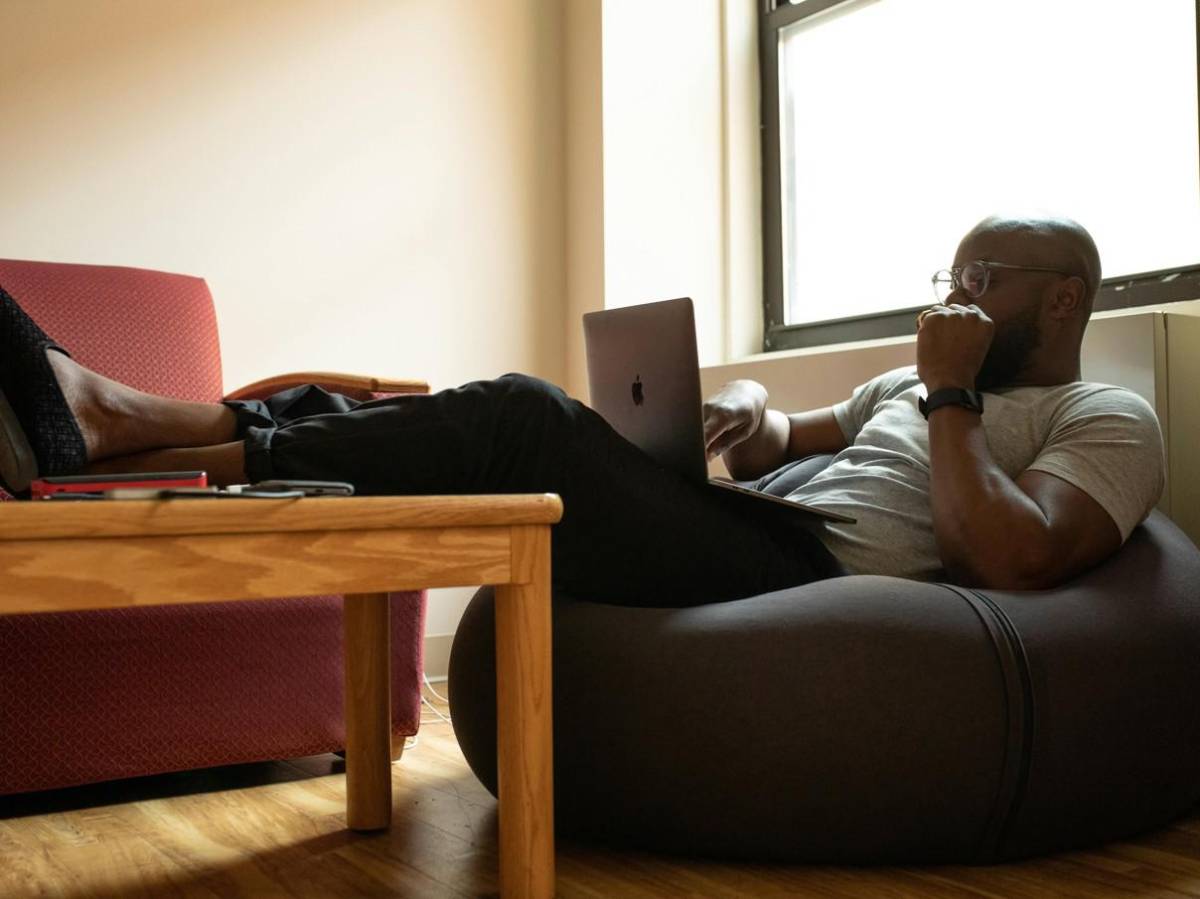 Se disparan casos de dolor lumbar y problemas de columna en trabajadores ticos