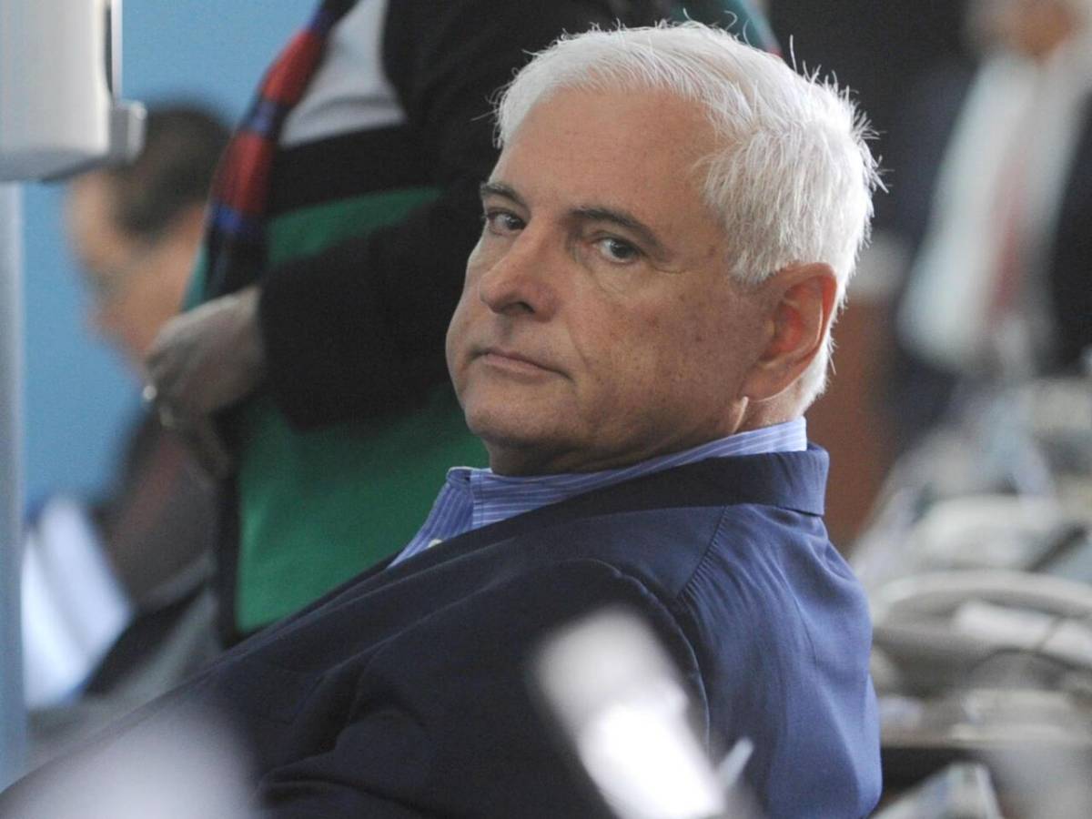 Panamá: Fiscalía pide llamamiento a juicio para expresidente Martinelli