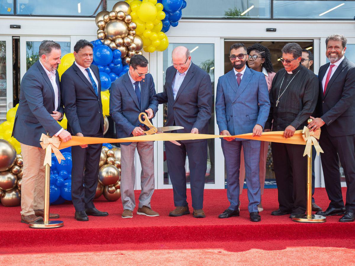Grupo Unicomer inaugura Courts MegaStore Trinidad: la tienda insignia más grande del Grupo en sus 20 mercados