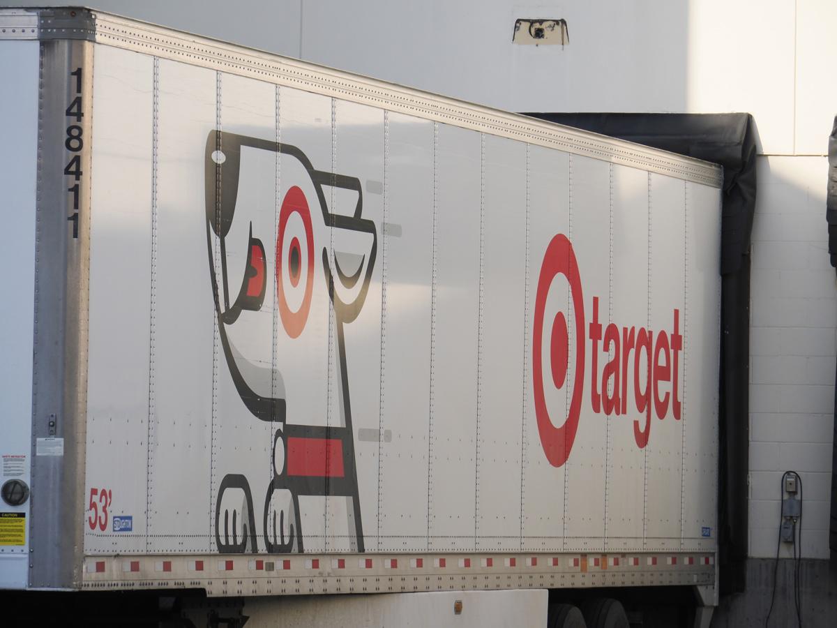 Target sufre los aranceles de Trump y el fin de los planes de inclusión