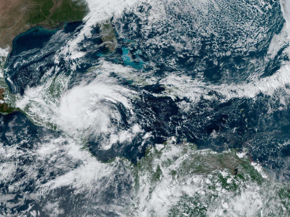 Lluvias y oleaje alterado continuarán en Honduras debido al paso de Sara