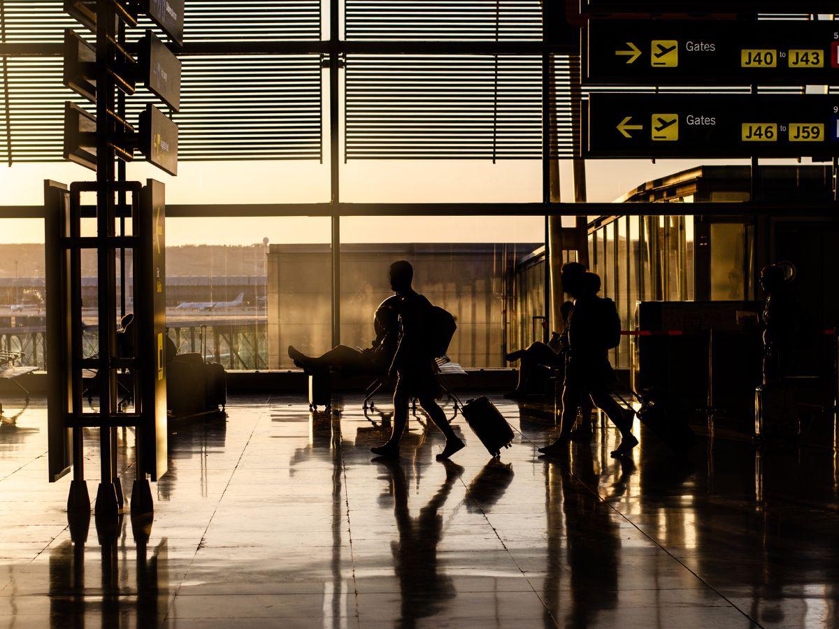 Viajes durante Semana Santa: ¿Cómo se preparan los aeropuertos en términos de seguridad para mejorar la experiencia de los pasajeros?