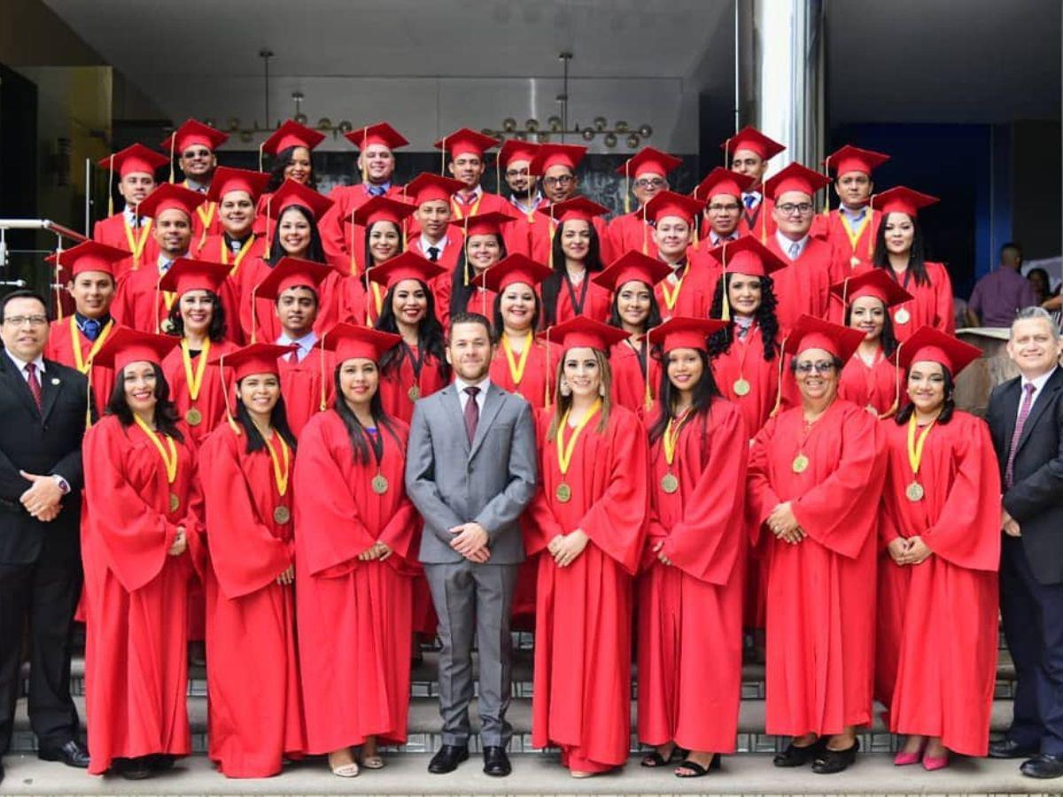 Roger Enrique Valladares Baker: Trabajo en equipo y visión de futuro como clave del éxito empresarial