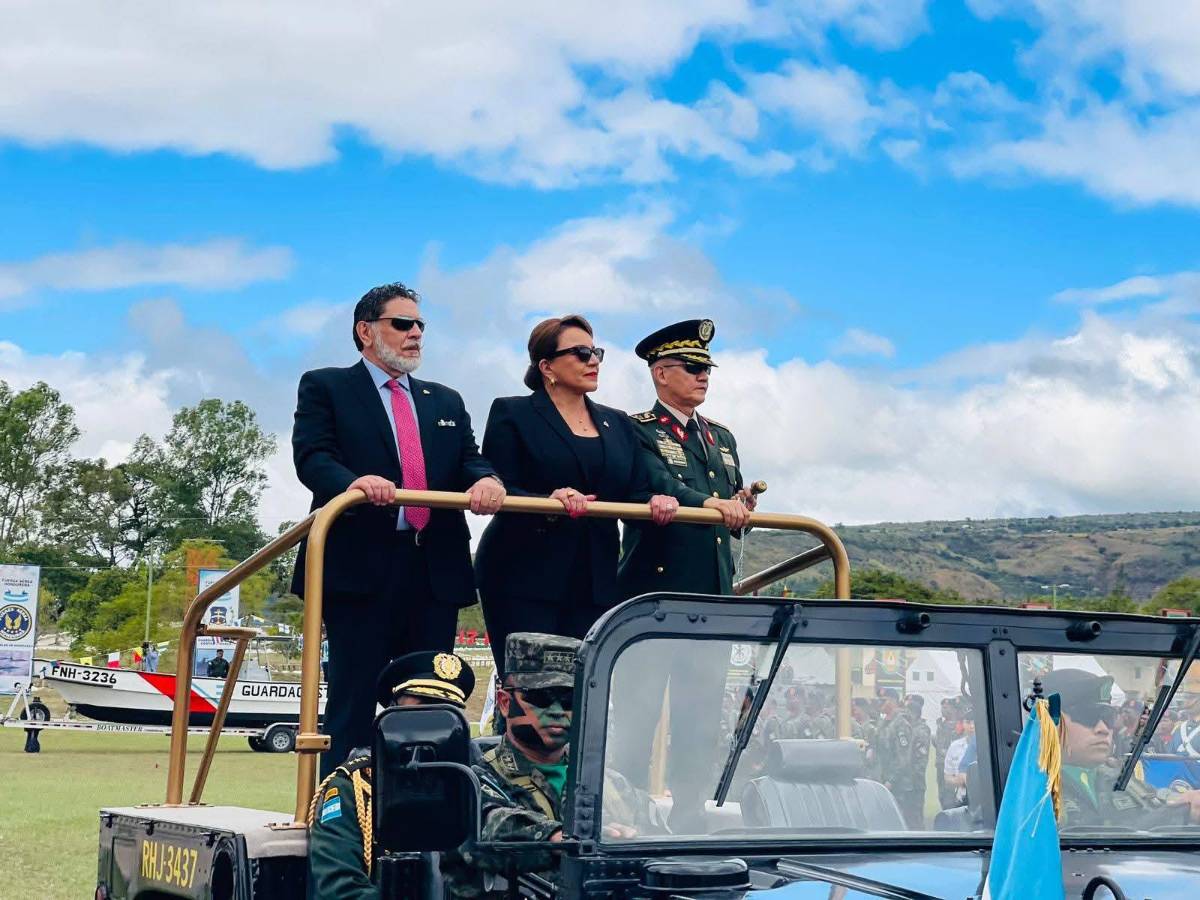 Presidenta de Honduras clama 'no más' fraude ni intromisión foránea mientras sigue escrutinio