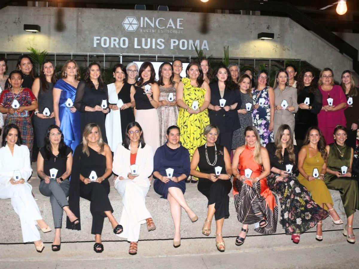 <i>En Costa Rica fueron reconocidas más de 50 mujeres de Centroamérica y República Dominicana, quienes con acciones decididas están impulsando el empoderamiento femenino en los diversos sectores en los que se desenvuelven. FOTO MARICRUZ LÓPEZ / E&amp;N</i>