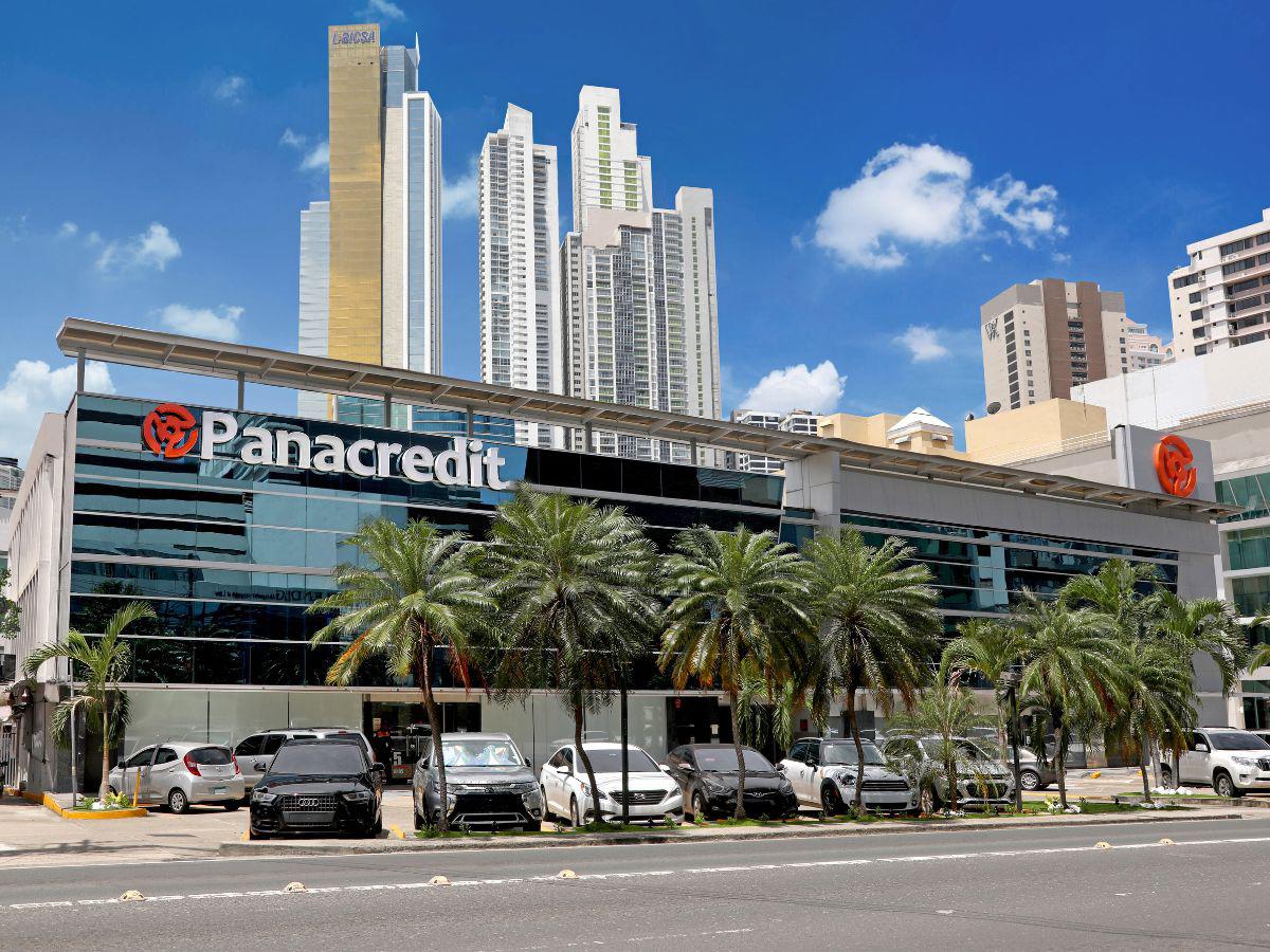 Panacredit: Liderando la innovación financiera con solidez y enfoque centrado en el cliente