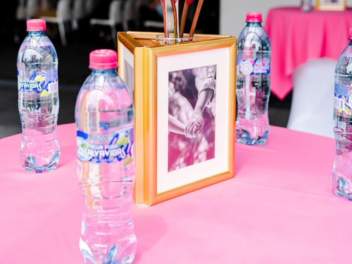 Agua Pura Salvavidas y Fundecán lanzan campaña de prevención del cáncer de mama