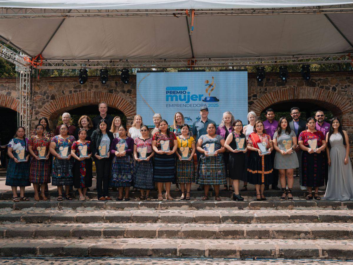 Puente de Amistad celebró la entrega del Premio Mujer Emprendedora 2025 en Antigua Guatemala