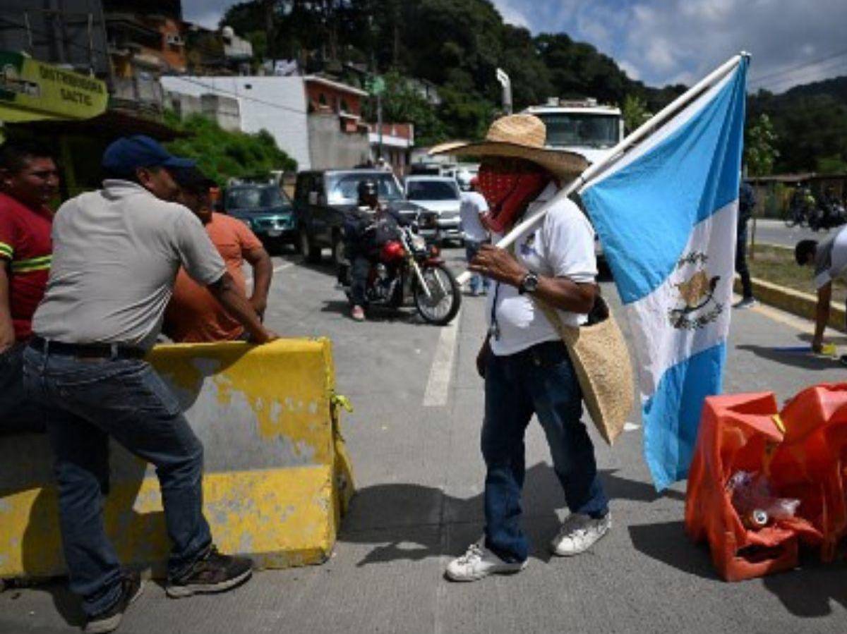 Guatemala: Levantan bloqueos en carreteras y las protestas se centran en la capital