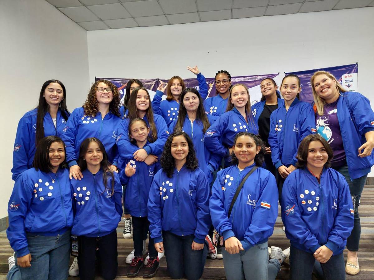 16 niñas de Costa Rica viajarán al Space Center de la NASA