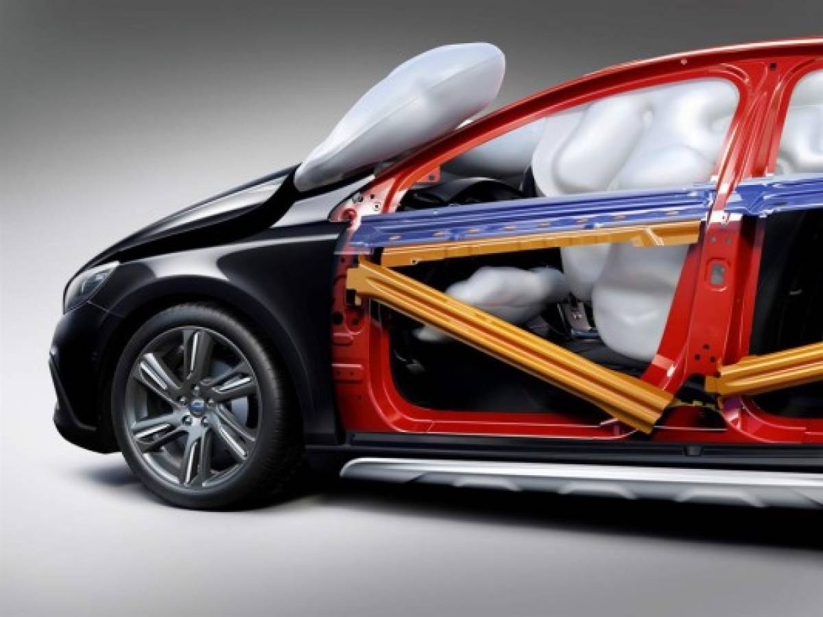 Volvo retira del mercado 460.000 automóviles después de muerte causada por airbag