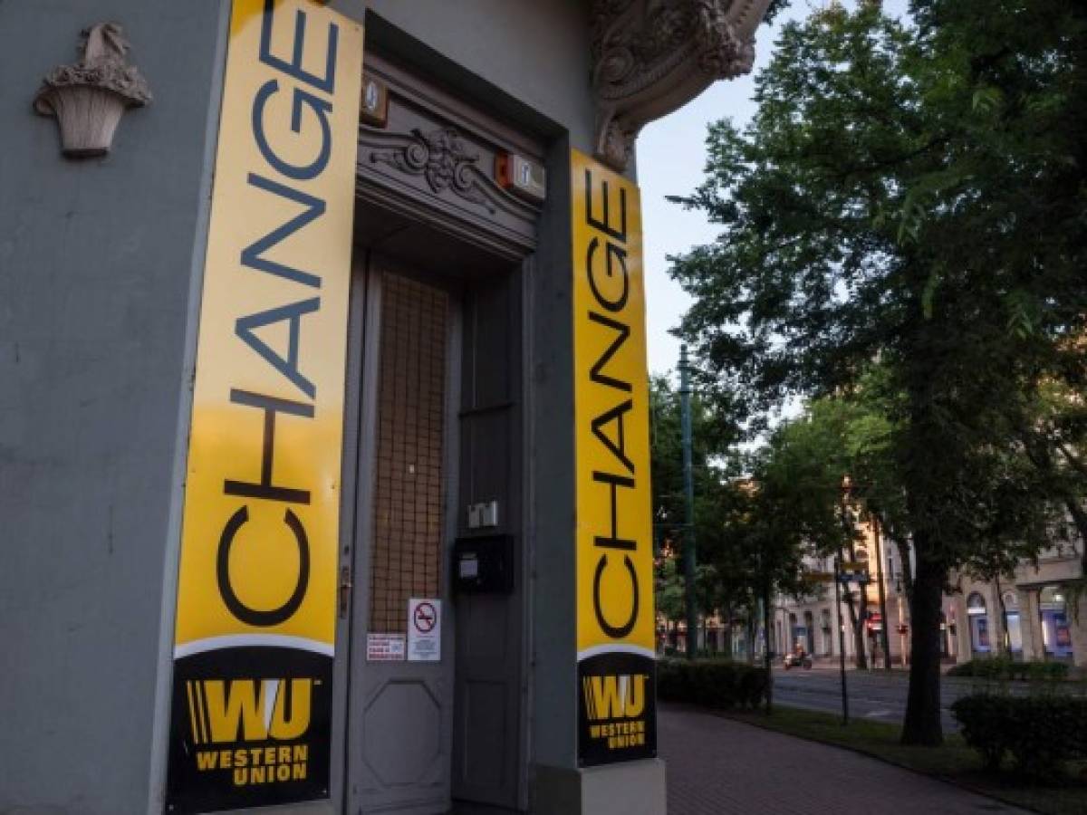 Western Union cierra en Cuba por presiones de la administración Trump