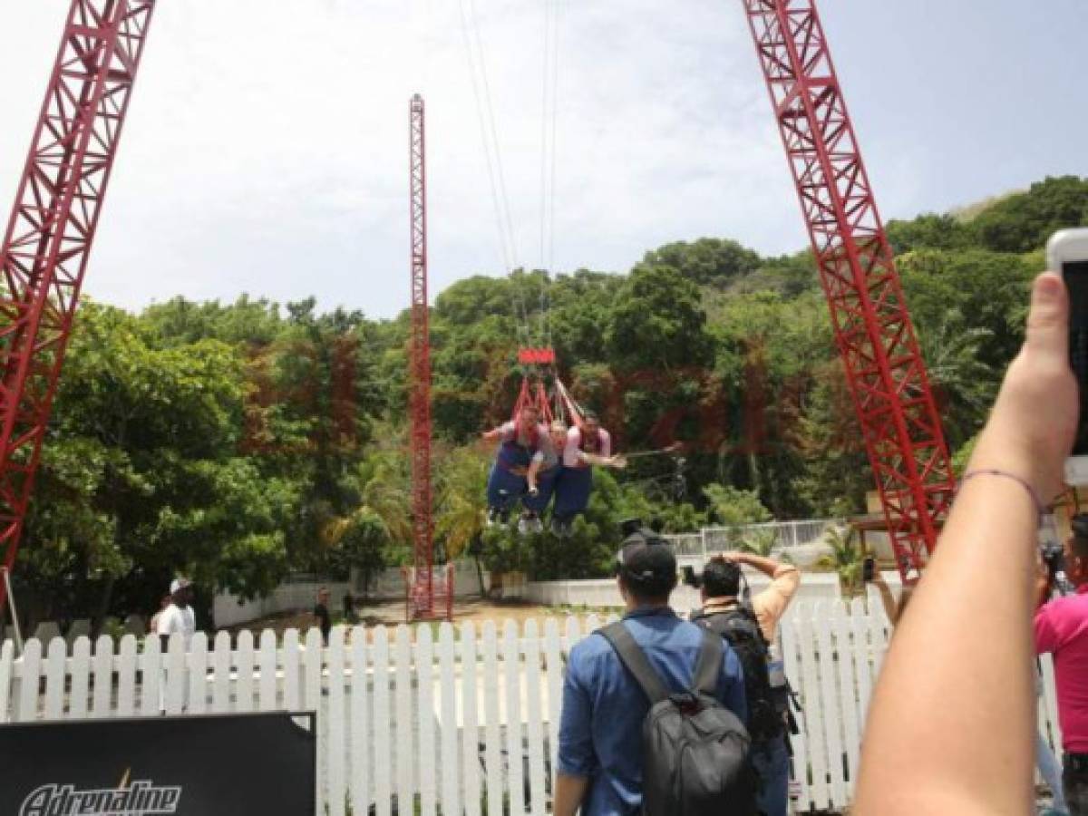 Inauguran el Sky Swing en Roatán, el primer columpio gigante de Centroamérica