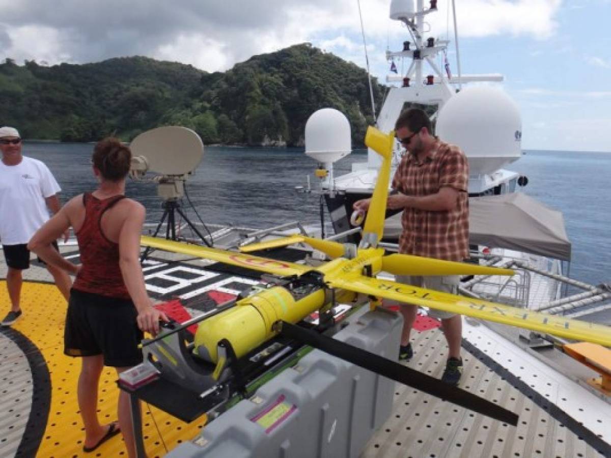 Drones militares protegen tortugas y tiburones en Costa Rica