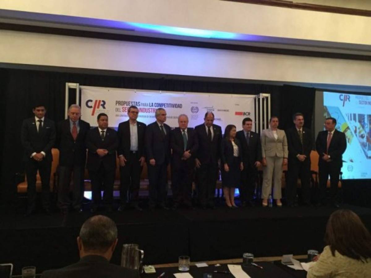 Industriales ticos proponen acciones para mejorar competitividad