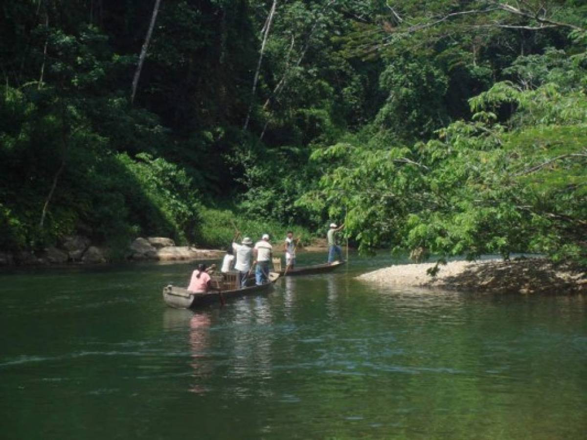 Honduras firma convenio con National Geographic