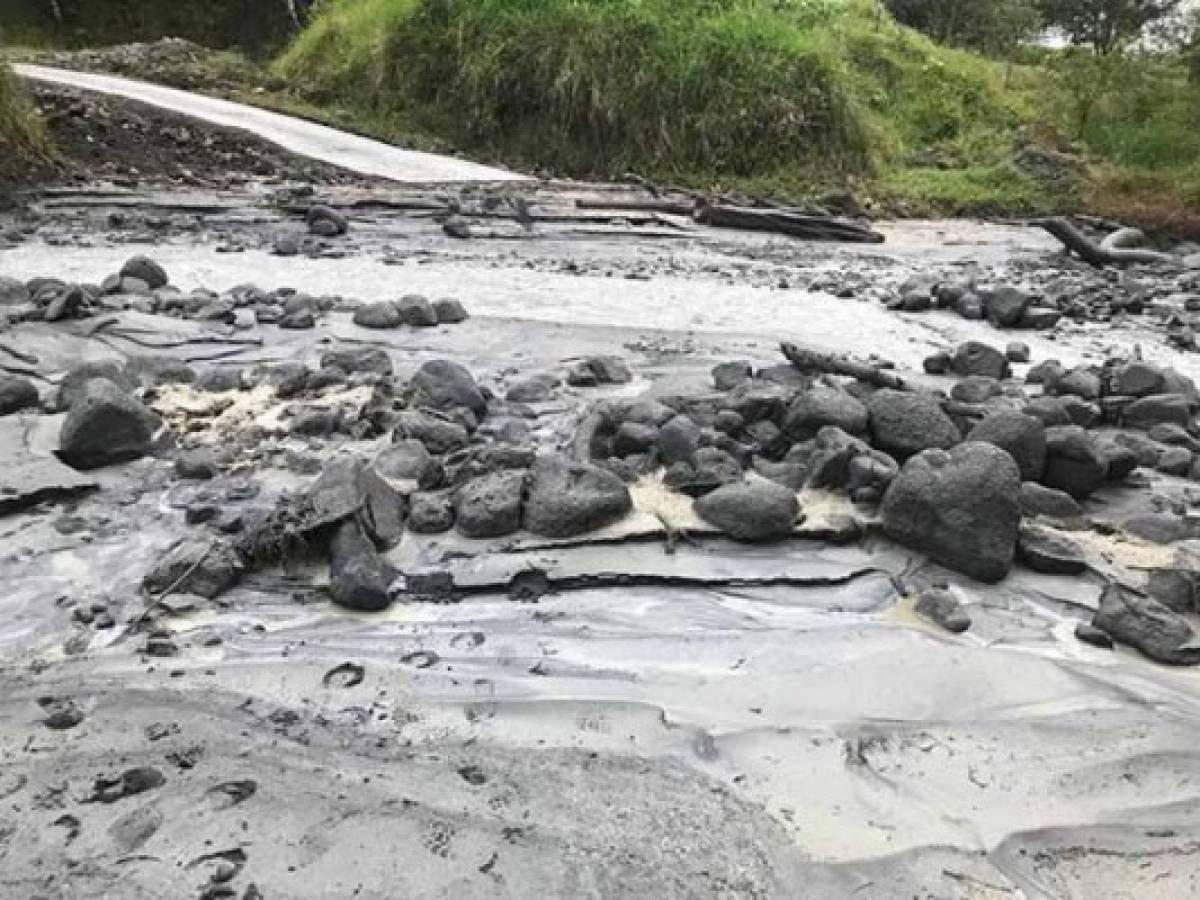 Costa Rica en alerta por erupción del volcán Rincón de la Vieja