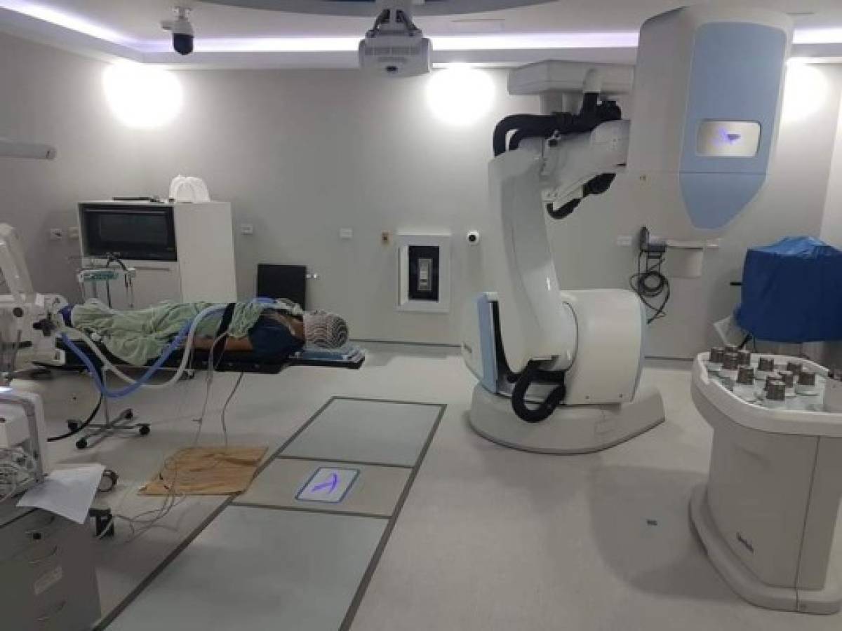 Costa Rica: Realizan radiocirugía robótica para eliminar cáncer de próstata en una sola sesión