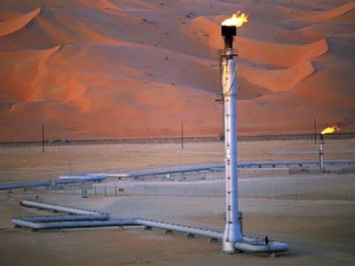 Arabia Saudita dice que es 'imposible' reducir la producción de crudo