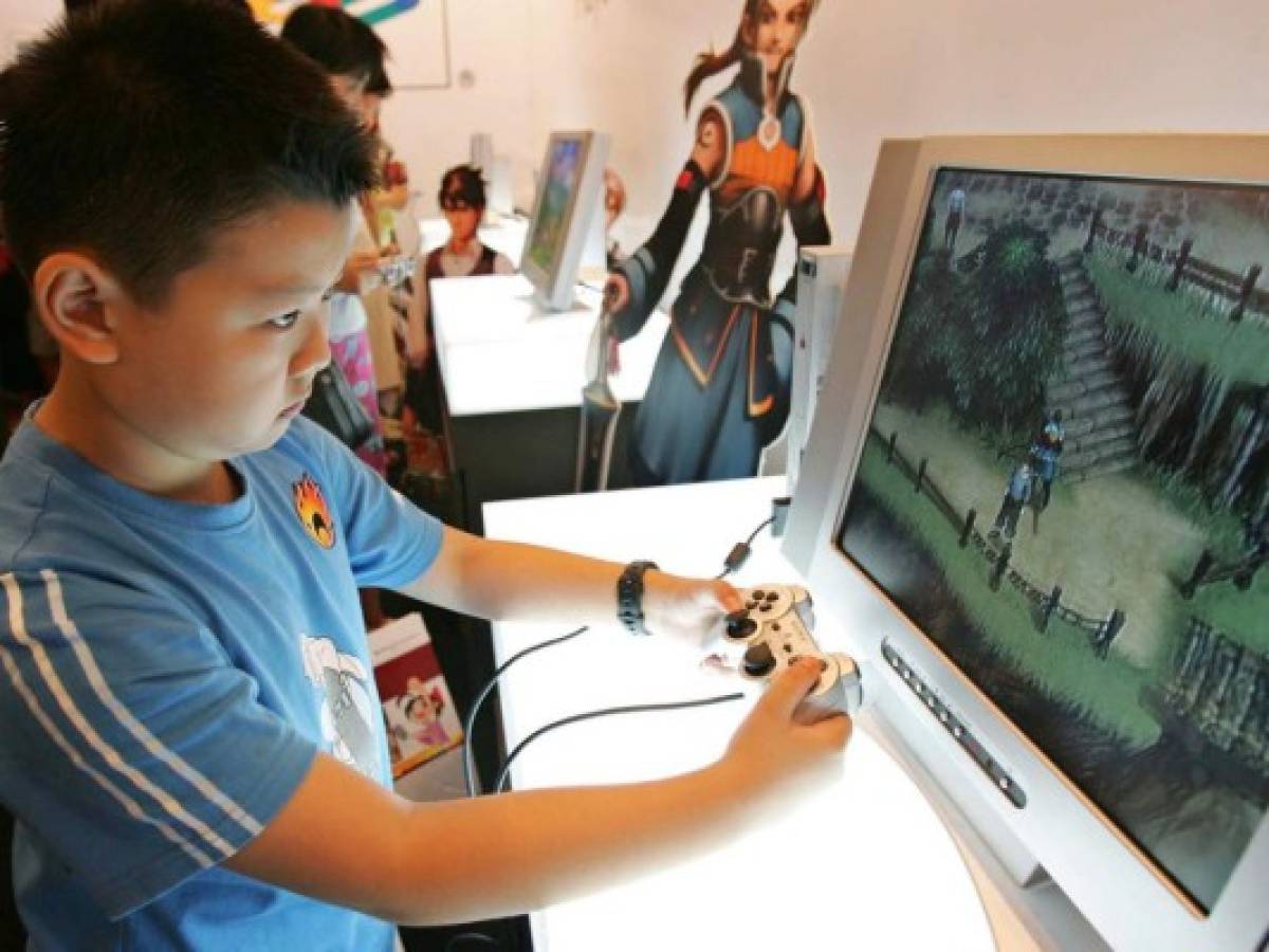 China limita tiempo de videojuegos a menores de edad