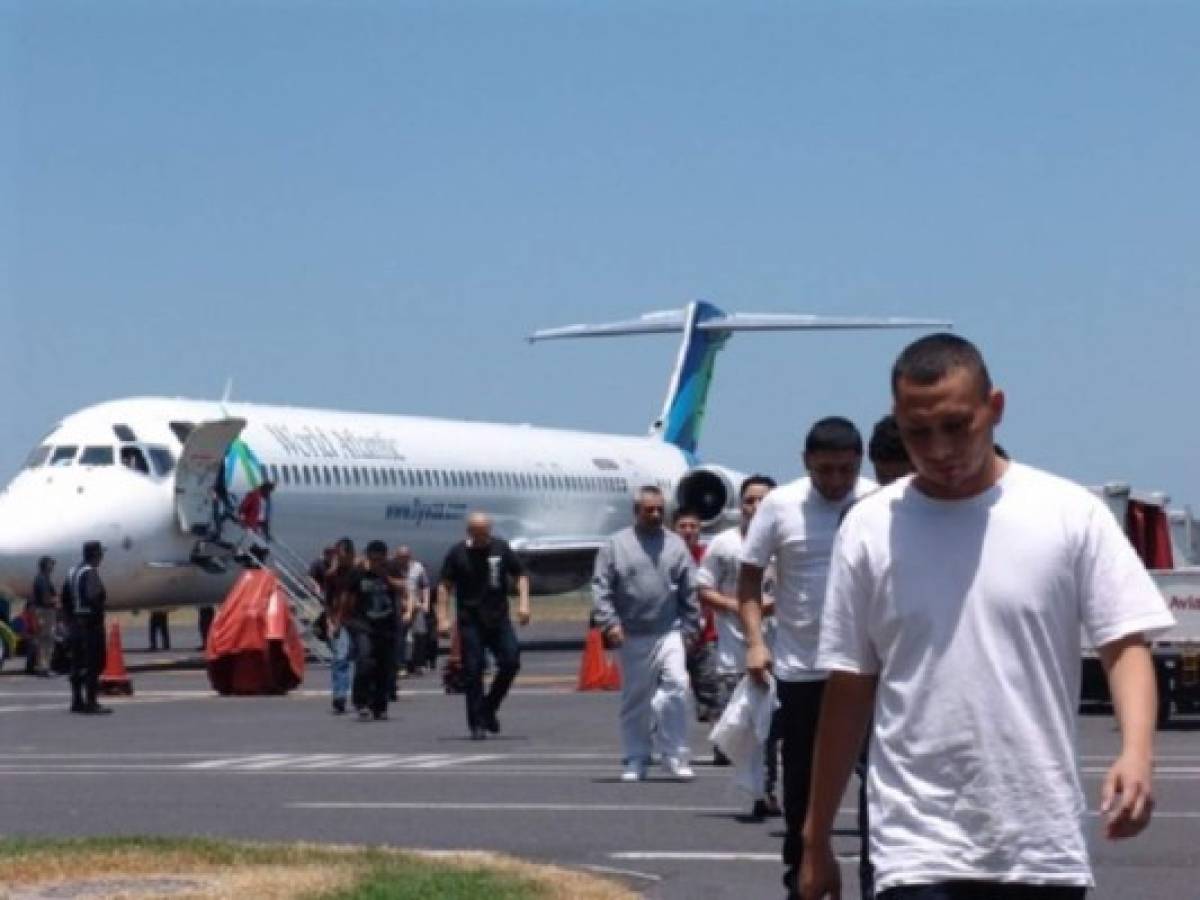 El Salvador inaugura programa de reinserción de deportados de EE.UU.