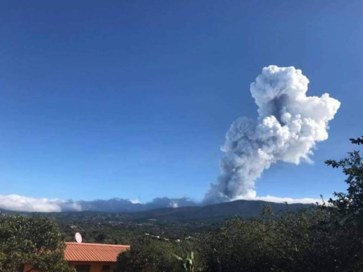 Alerta en Costa Rica por erupción del volcán Poás